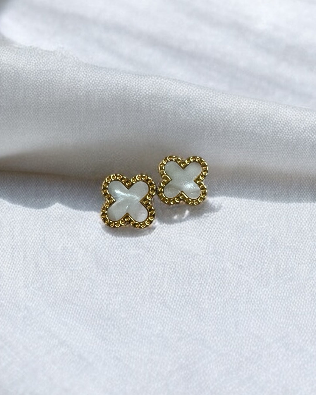 FLORA WHITE STUDS